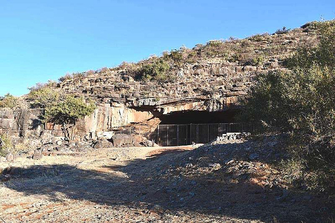 В африканской пещере найдены одни из древнейших следов присутствия человека