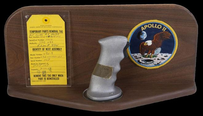 Детали космического корабля «Аполлон-11» продали на аукционе по рекордной цене