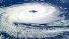 Каждое десятилетие ураганы и тайфуны подходят к суше на 30 км ближе 