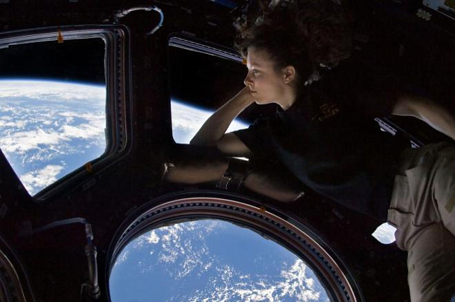 Космическая станция оставляет «микробный отпечаток» у космонавтов
