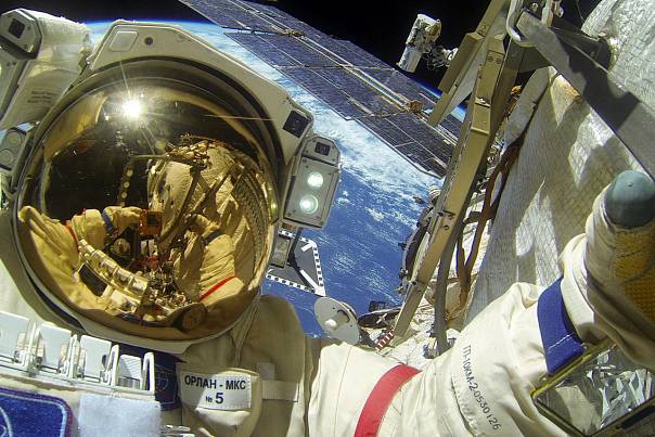 Два космических туриста заключили контракт с «Роскосмосом»