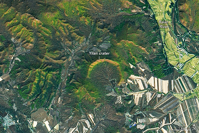 В Китае нашли самый крупный кратер в мире