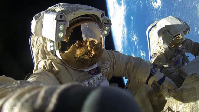 «Роскосмос» отправит двух туристов на МКС в 2021 году