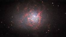 Неправильная шарообразная галактика — на новом снимке «Хаббла»