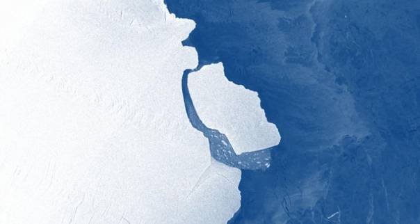 В Антарктике откололся гигантский айсберг размером с Санкт-Петербург