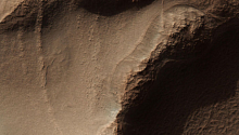 Ученые обнаружили новые свидетельства наличия древних рек на Марсе