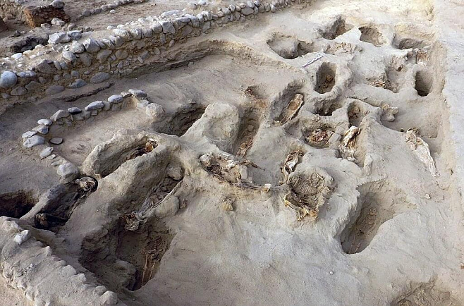 Археологи обнаружили останки 227 детей, принесенных в жертву