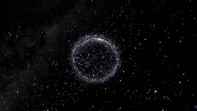 МКС почти столкнулась с фрагментом космического мусора