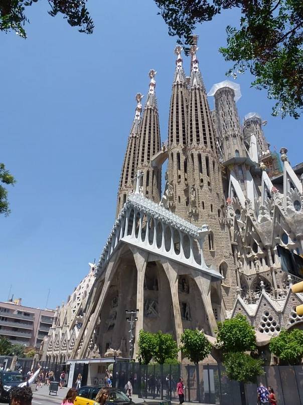 О темпе и технологиях строительства храма Sagrada Familia 