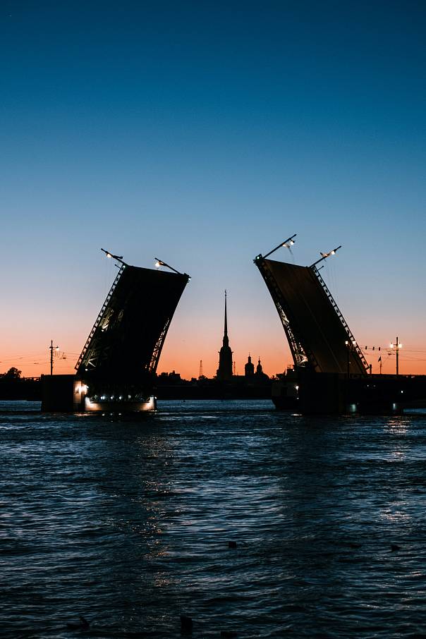 Петербург наводит мосты