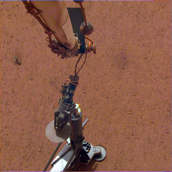 InSight разместил на Марсе инструмент для измерения температуры