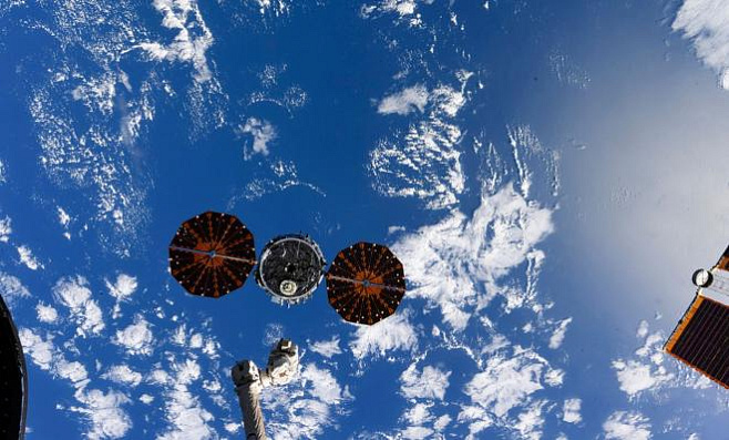 «Роскосмос» и МТКС построят многоразового конкурента Crew Dragon