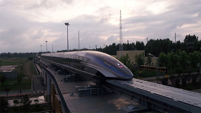 В Китае представили самый быстрый поезд в мире
